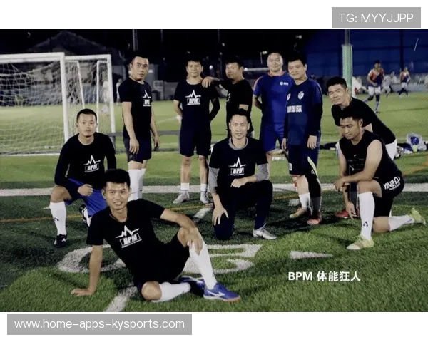 球队在体能恢复上引入新科技设备，足球队体能训练方案